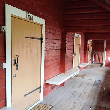 Aittahotellin luhtikäytävä Aittahotellin luhtikäytävä
